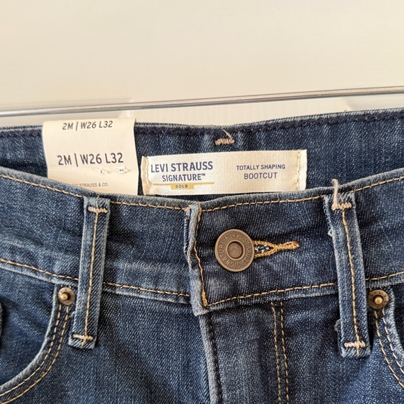 Levi Women's Dark Blue Bootcut Jeans - Picture 2 of 7